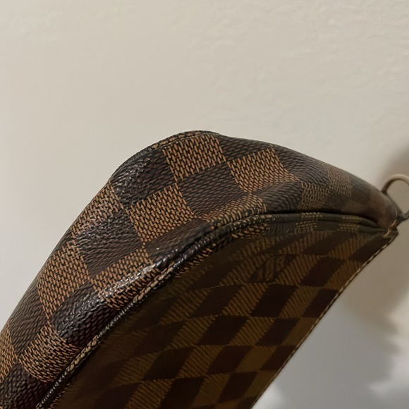 Louis Vuitton Pochette Accessoires Damier - Picture 17 of 17